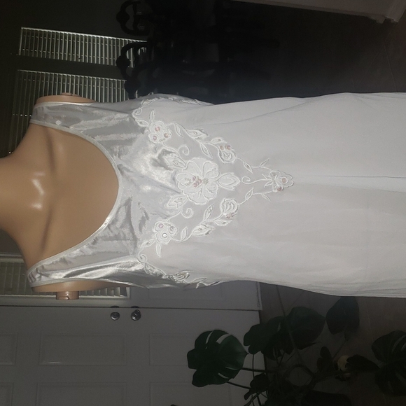 Intimo Amore xl beaded scoopneck lace pajama dress cross back straps - Picture 3 of 9